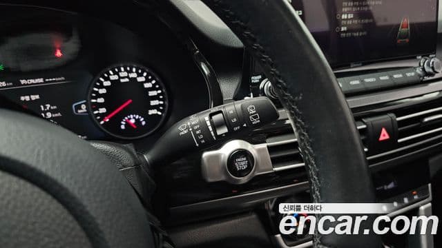 Kia Seltos 2022 — ფოტო 18/20
