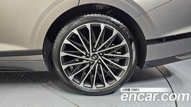 Hyundai Grandeur Hybrid 2023 — ფოტო 18/34