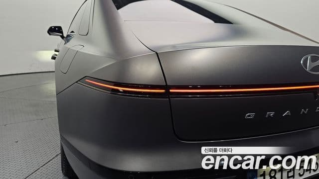 Hyundai Grandeur Hybrid 2023 — ფოტო 23/34