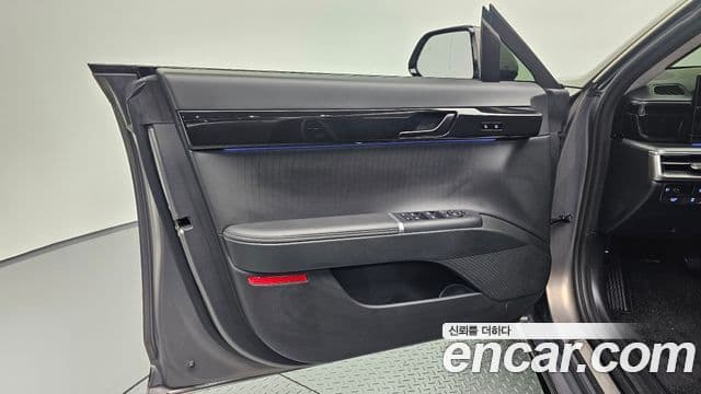 Hyundai Grandeur Hybrid 2023 — ფოტო 2/34
