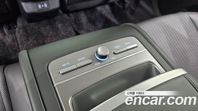 Hyundai Grandeur Hybrid 2023 — ფოტო 31/34