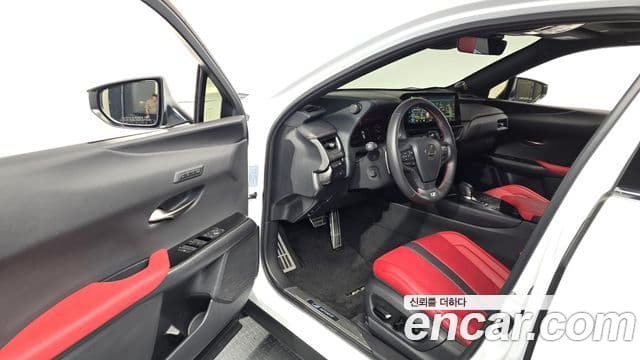 Lexus UX300h 2024 — Şəkil 9/20