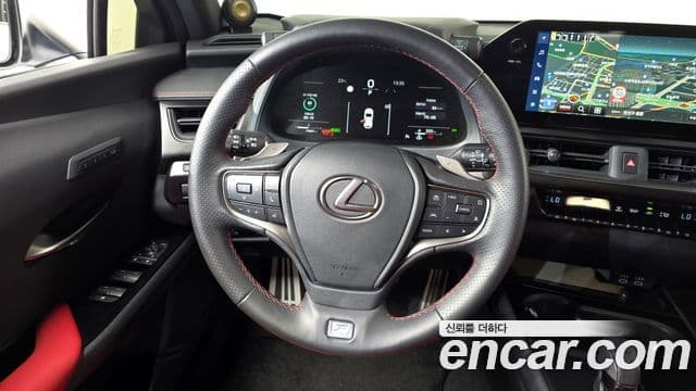 Lexus UX300h 2024 — Şəkil 13/20