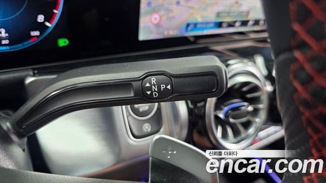Mercedes-Benz GLB-Class 2023 — ფოტო 7/20