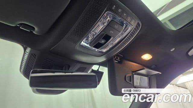 Mercedes-Benz GLB-Class 2023 — ფოტო 16/20