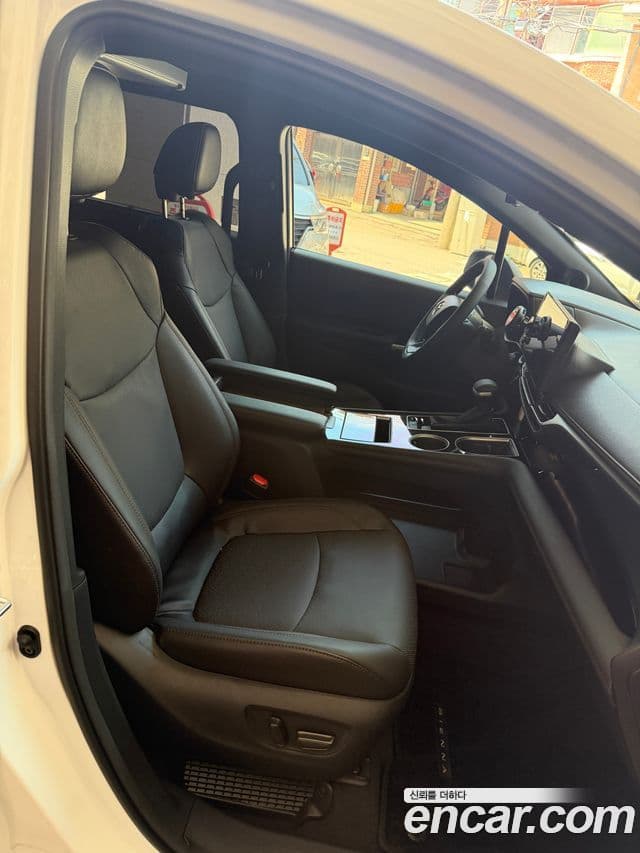 Toyota Sienna 2025 — Şəkil 8/9