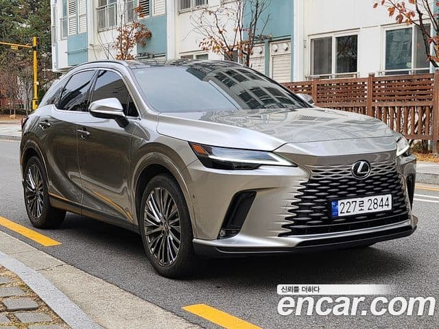 Lexus RX350h 2023 — ფოტო 2/20
