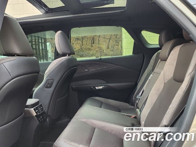 Lexus RX350h 2023 — ფოტო 6/20