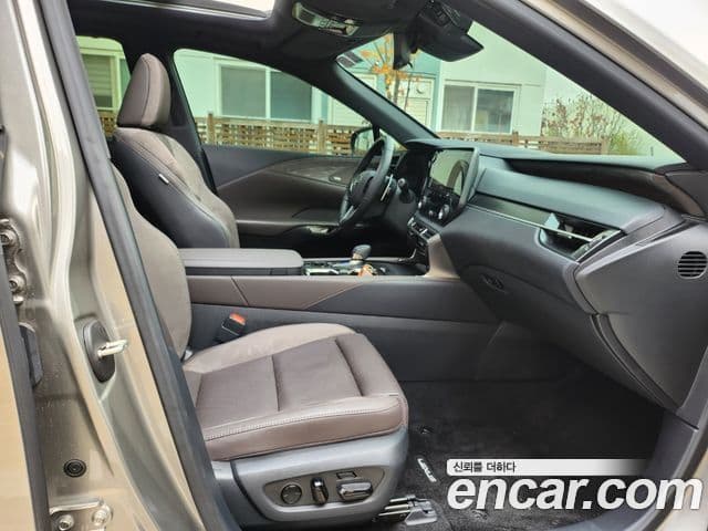 Lexus RX350h 2023 — ფოტო 12/20