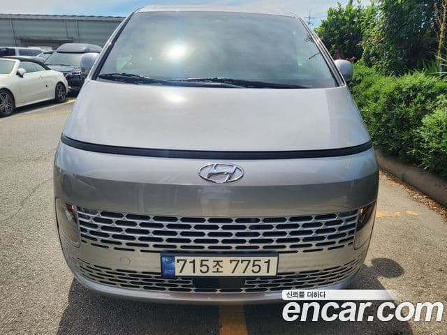 Hyundai Staria 2023 — ფოტო 1/20