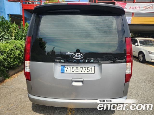 Hyundai Staria 2023 — ფოტო 4/20