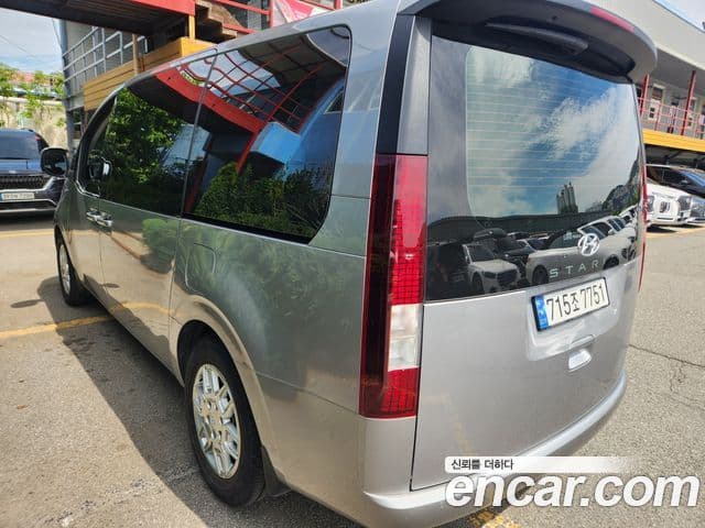 Hyundai Staria 2023 — ფოტო 5/20