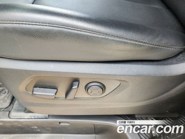 Hyundai Staria 2023 — ფოტო 12/20