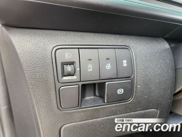 Hyundai Staria 2023 — ფოტო 13/20