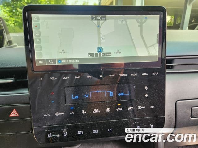 Hyundai Staria 2023 — ფოტო 15/20