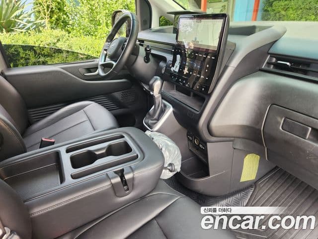 Hyundai Staria 2023 — ფოტო 20/20
