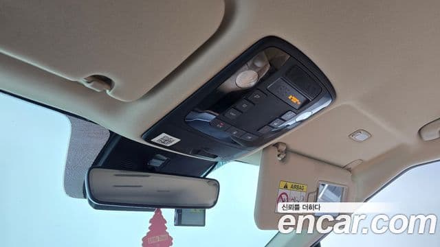 Kia Carnival 2021 — Фото 18/20