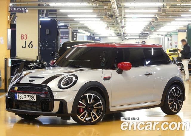 Mini Cooper S 2022 — ფოტო 20/20