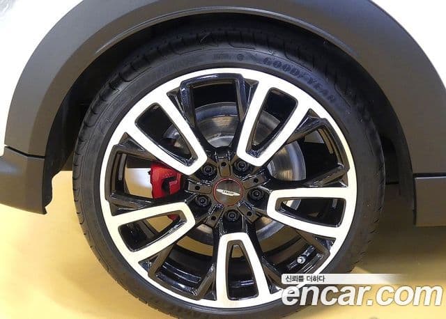 Mini Cooper S 2022 — ფოტო 4/20