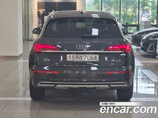 Audi Q5 2023 — Фото 3/20