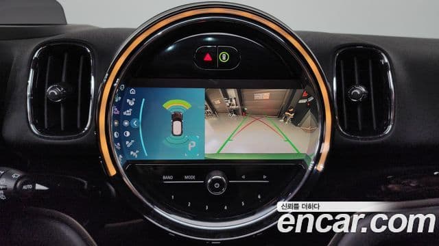 Mini Cooper D Countryman 2022 — ფოტო 19/20