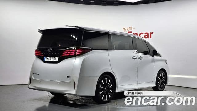 Toyota Alphard 2025 — Şəkil 2/20