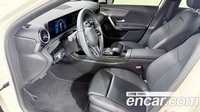 Mercedes-Benz A-Class 2021 — ფოტო 14/20
