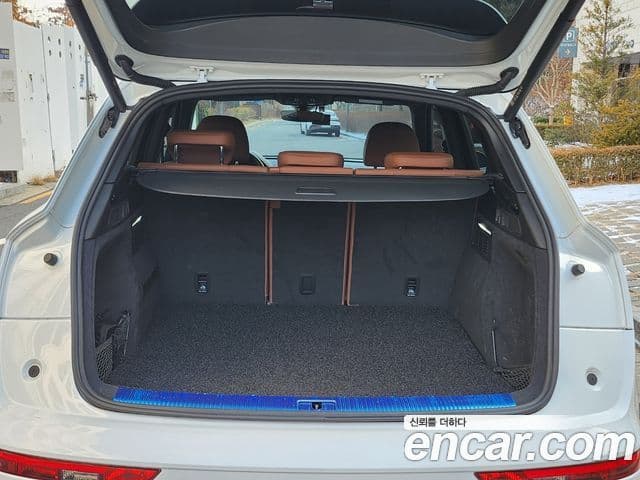 Audi Q5 2022 — ფოტო 17/20
