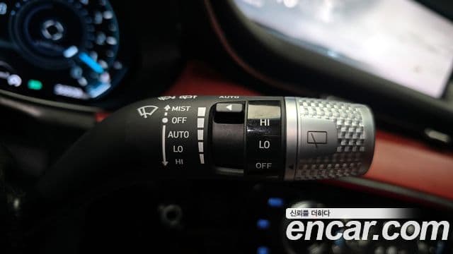 Genesis GV70 2022 — Photo 30/34