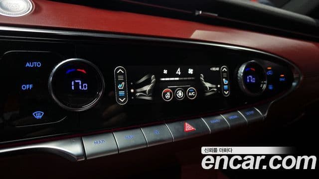 Genesis GV70 2022 — Photo 21/34