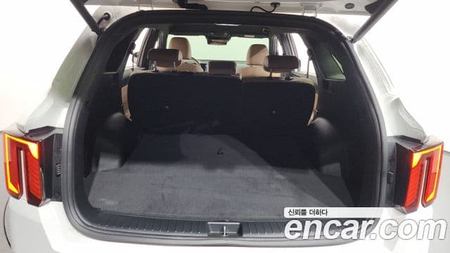 Kia Sorento 2024 — ფოტო 17/20