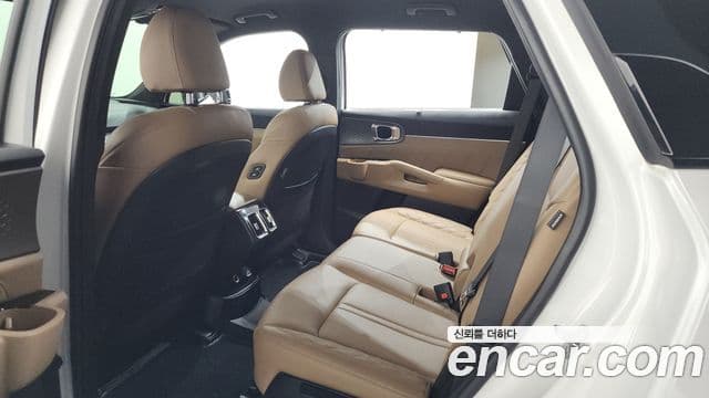 Kia Sorento 2024 — ფოტო 18/20