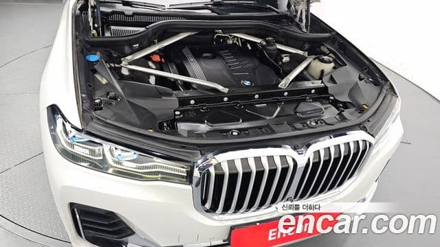 BMW X7 2021 — Photo 19/20
