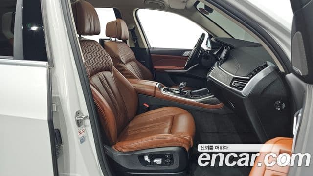 BMW X7 2021 — Photo 10/20