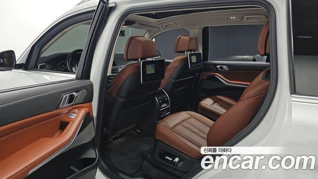 BMW X7 2021 — Photo 13/20