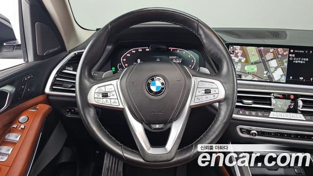 BMW X7 2021 — Photo 18/20