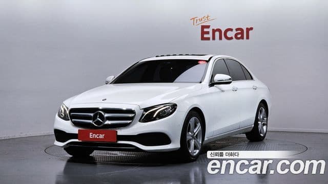 Mercedes-Benz E-Class 2018 — ფოტო 1/20