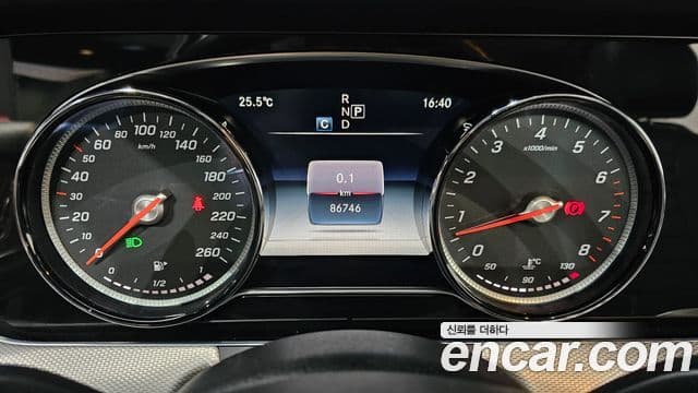 Mercedes-Benz E-Class 2018 — ფოტო 8/20