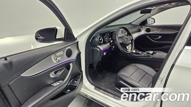 Mercedes-Benz E-Class 2018 — ფოტო 10/20