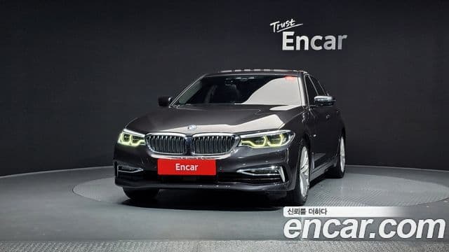 BMW 5 Series 2018 — ფოტო 3/20