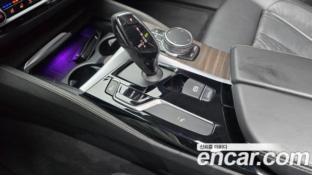 BMW 5 Series 2018 — ფოტო 9/20