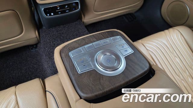 Genesis Electrified G80 2020 — Şəkil 19/20