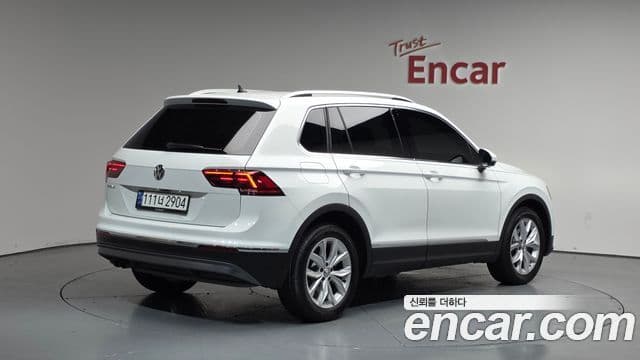 Volkswagen Tiguan 2018 — Фото 2/20