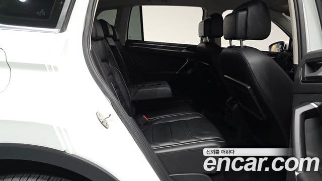 Volkswagen Tiguan 2018 — Фото 11/20