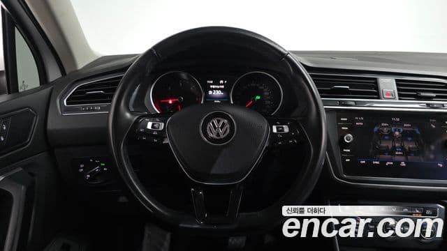 Volkswagen Tiguan 2018 — Фото 12/20