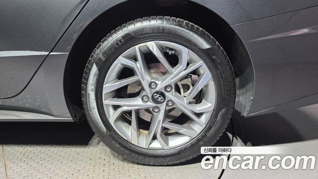 Hyundai Sonata Hybrid 2019 — Photo 19/33