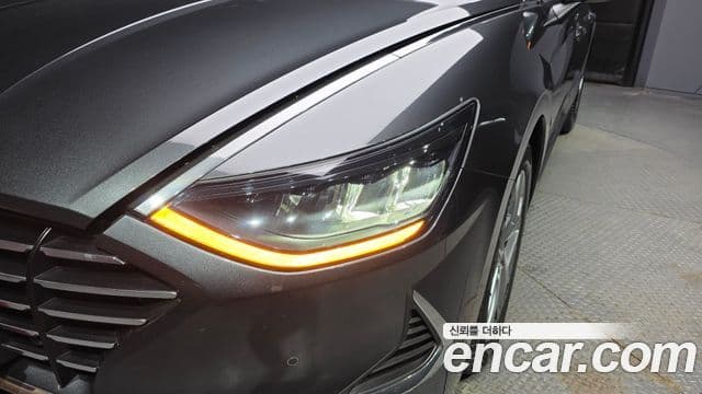 Hyundai Sonata Hybrid 2019 — Photo 32/33