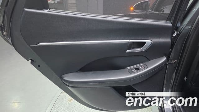Hyundai Sonata Hybrid 2019 — Photo 23/33