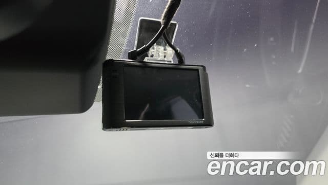 Hyundai Sonata Hybrid 2019 — Photo 18/33