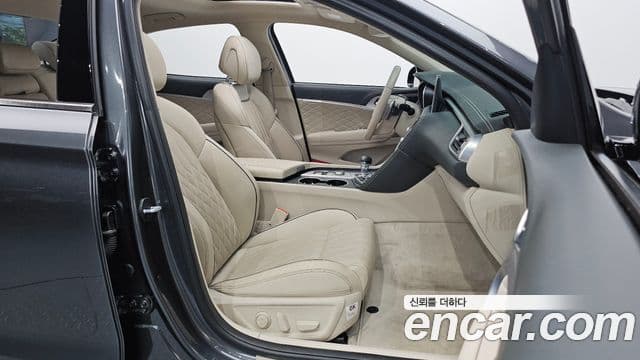 Genesis G70 2018 — ფოტო 10/20